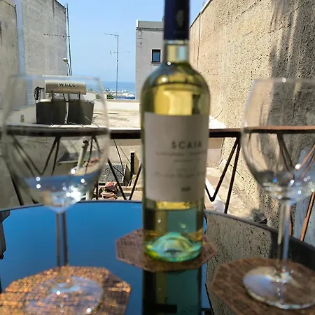 Port View, Veranda, 80 Sqm, Spacious Place For 6 Soluň
